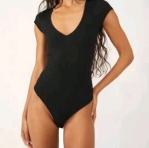 Free People Black Short Sleeves Bodysuit Size Small